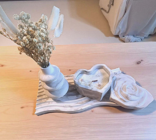 Signature Heart Candle & Floral Décor Set
