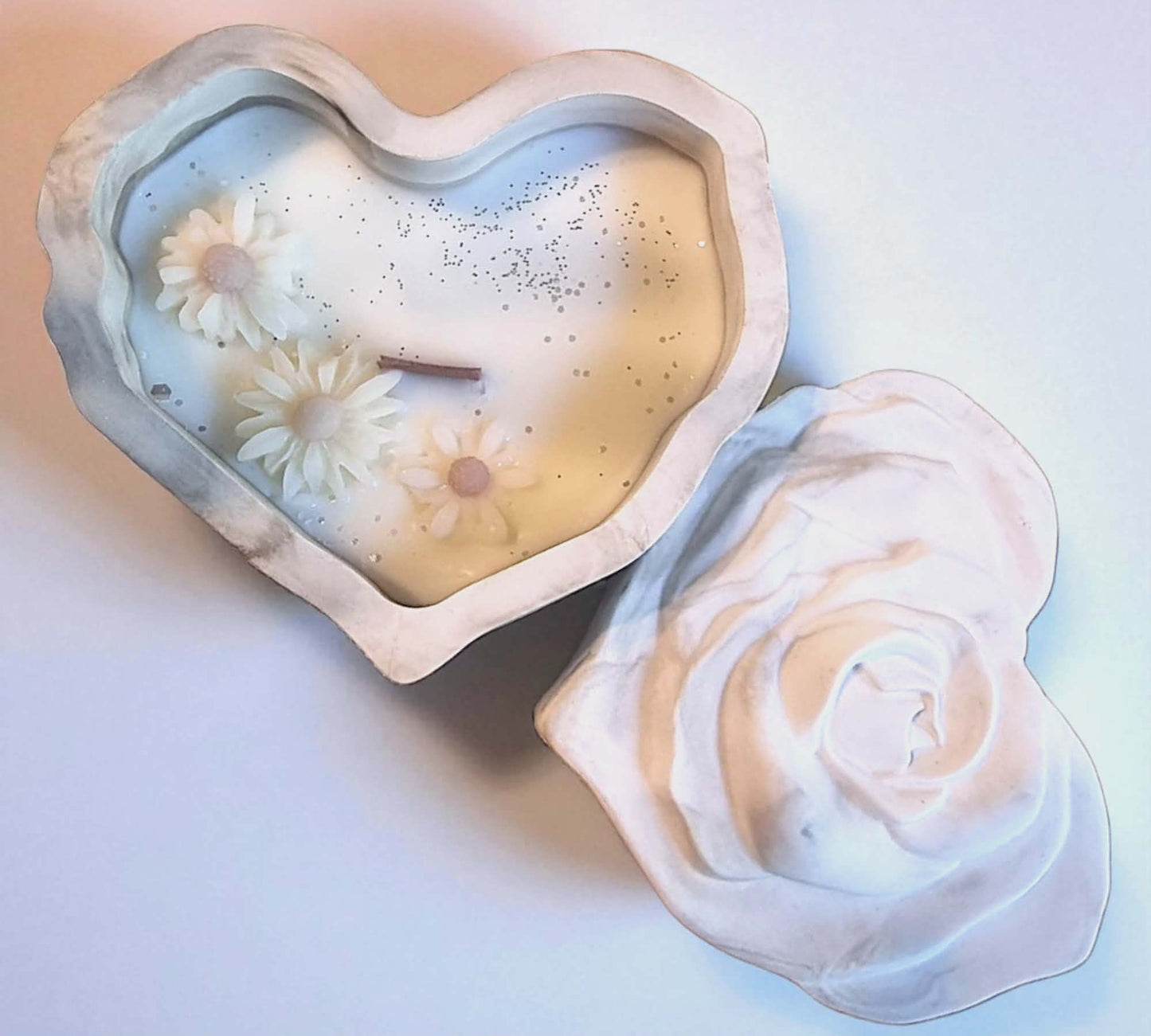 Signature Heart Candle & Floral Décor Set